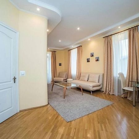 Солнечные апартаменты на Крещатике Киев Экстерьер фото